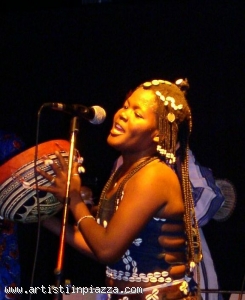 Artisti in Piazza: Hado Ima & Watinoma Hado Ima & Watinoma