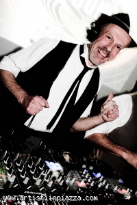Artisti in Piazza: Jon Bongly DJ Jon Bongly DJ