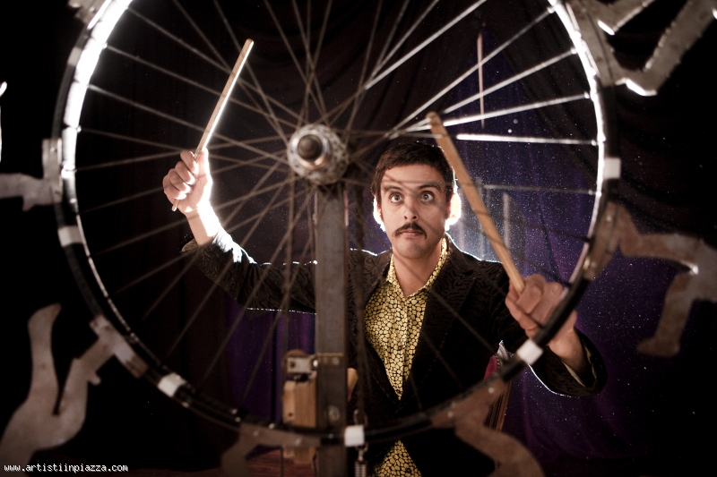 Girovago & Rondella / Compagnia Dromosofista